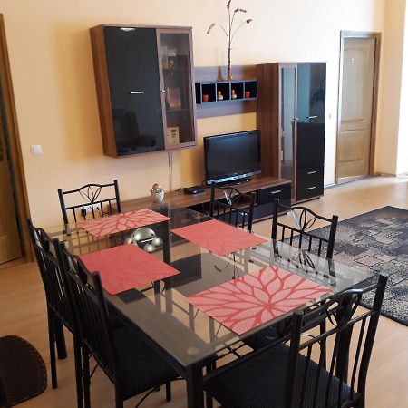 Piac Utcai Apartman Debrecen Esterno foto