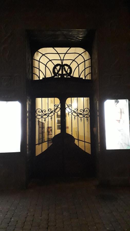 Piac Utcai Apartman Debrecen Esterno foto