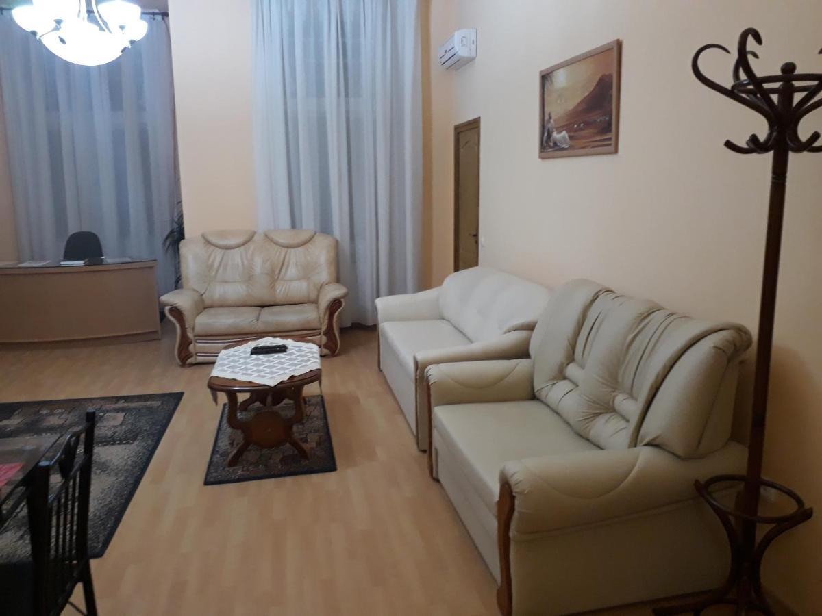 Piac Utcai Apartman Debrecen Esterno foto