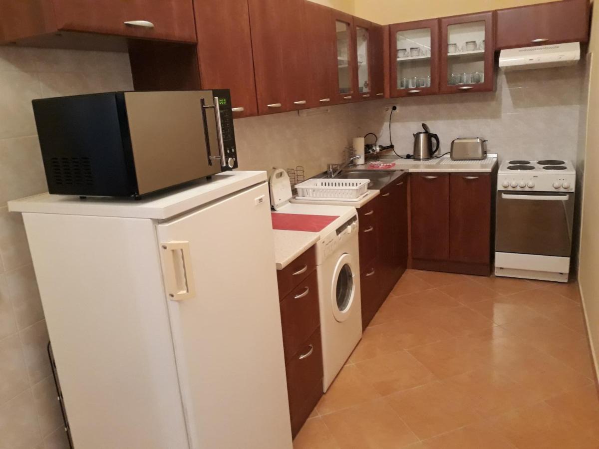 Piac Utcai Apartman Debrecen Esterno foto