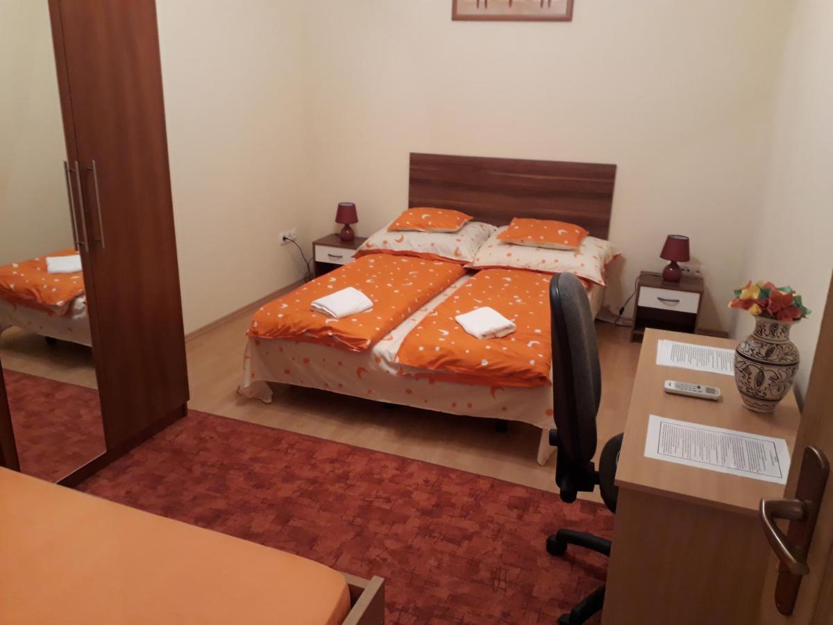 Piac Utcai Apartman Debrecen Esterno foto