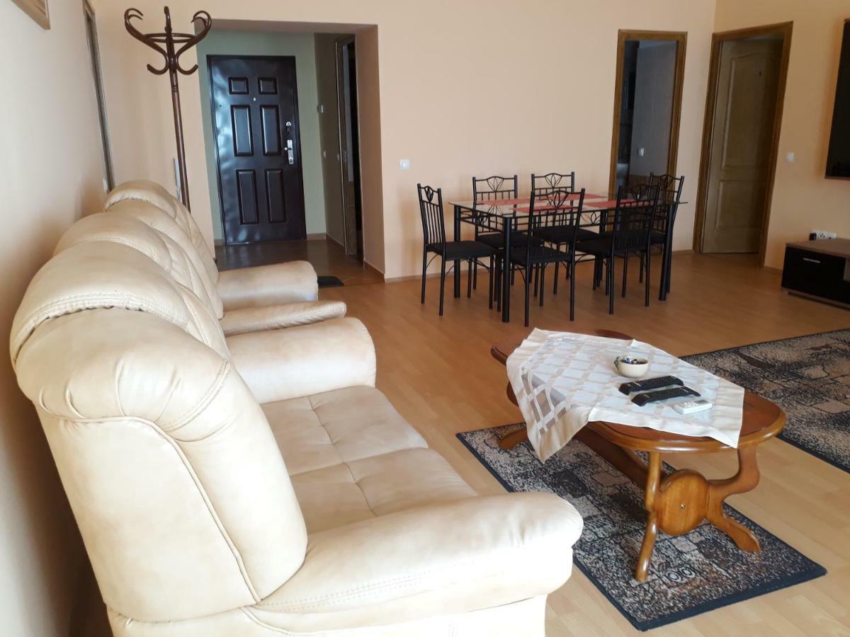 Piac Utcai Apartman Debrecen Esterno foto