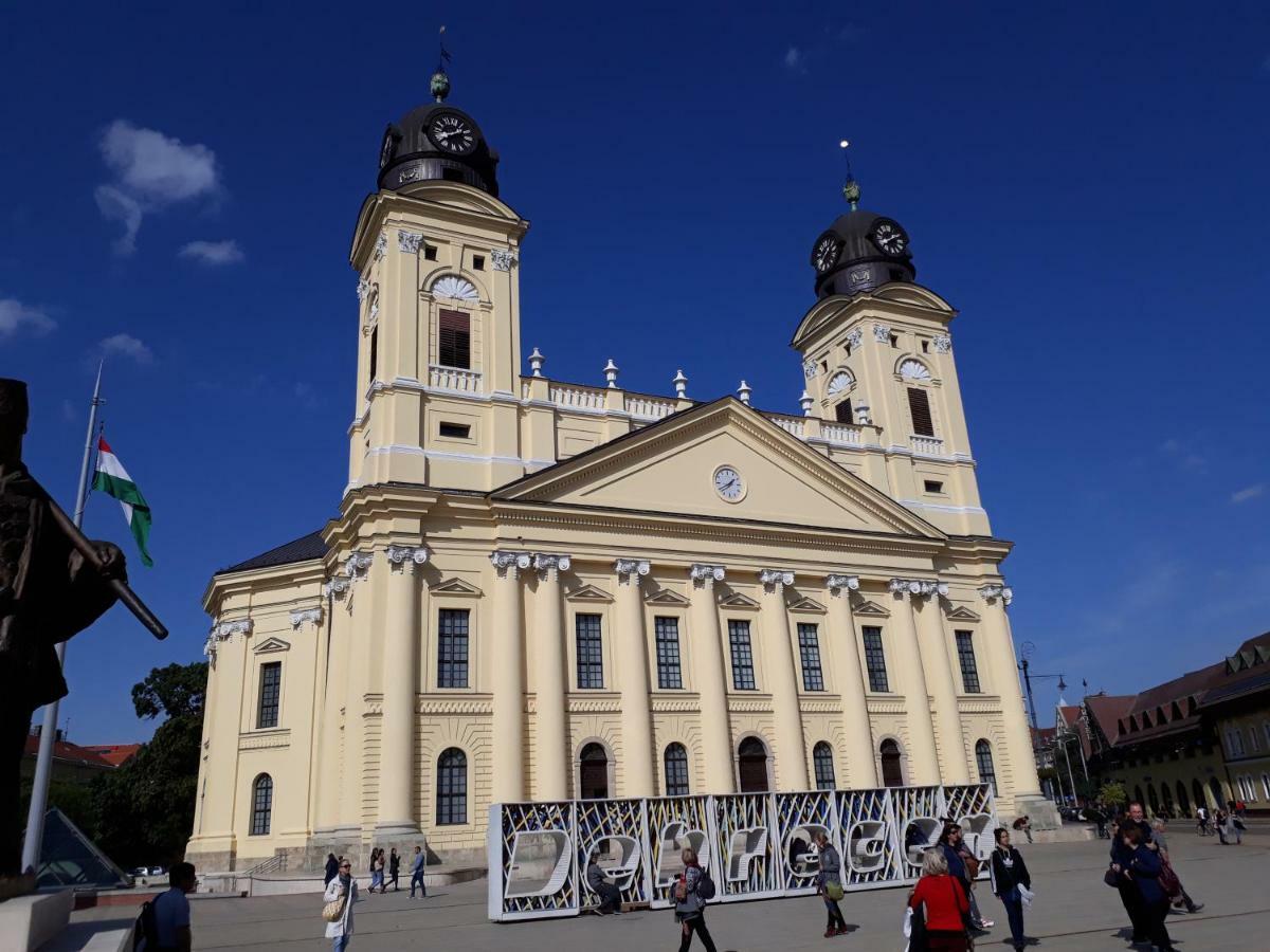 Piac Utcai Apartman Debrecen Esterno foto