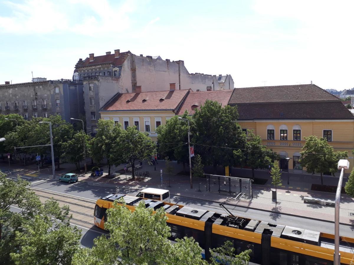 Piac Utcai Apartman Debrecen Esterno foto