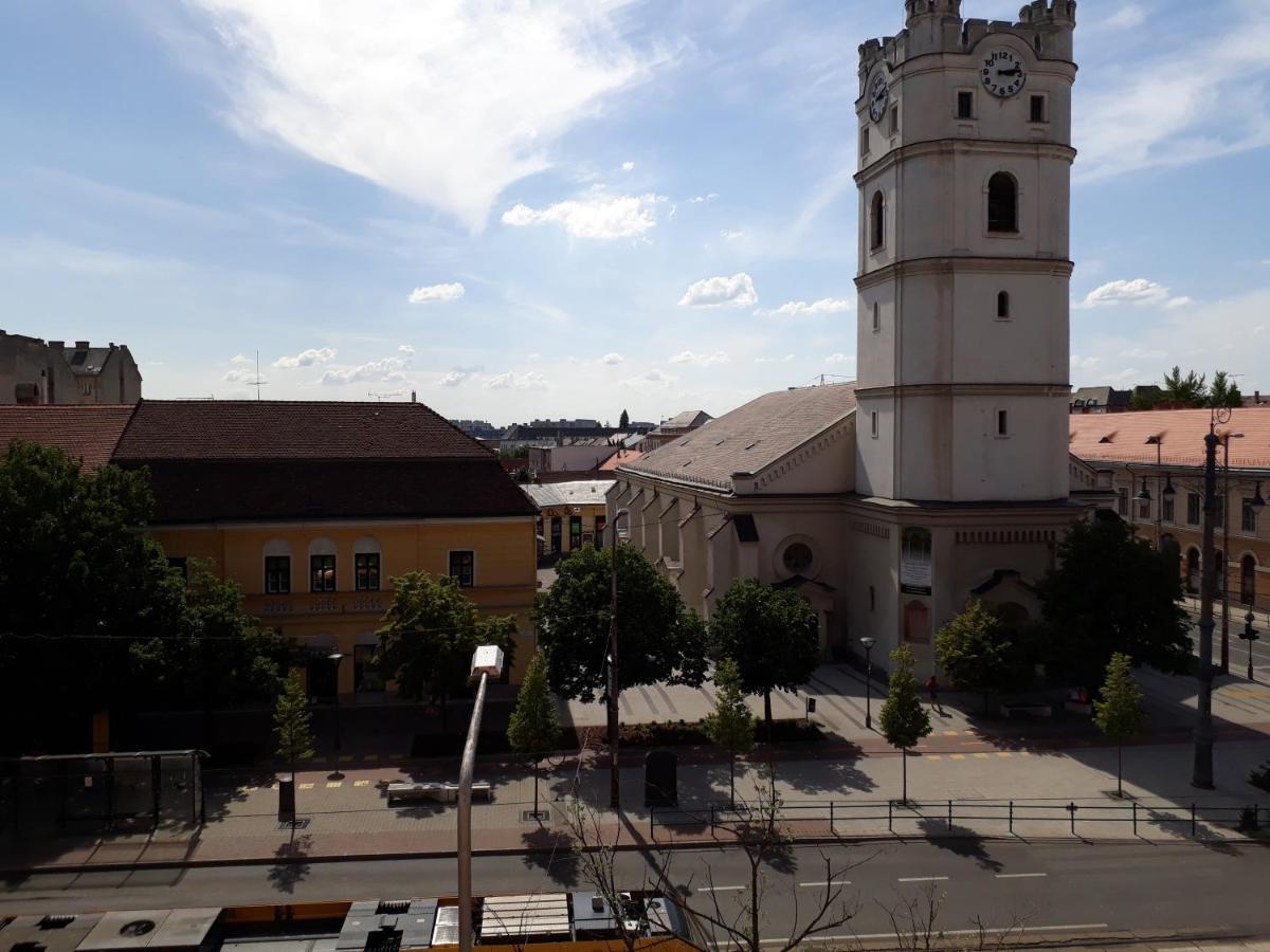 Piac Utcai Apartman Debrecen Esterno foto